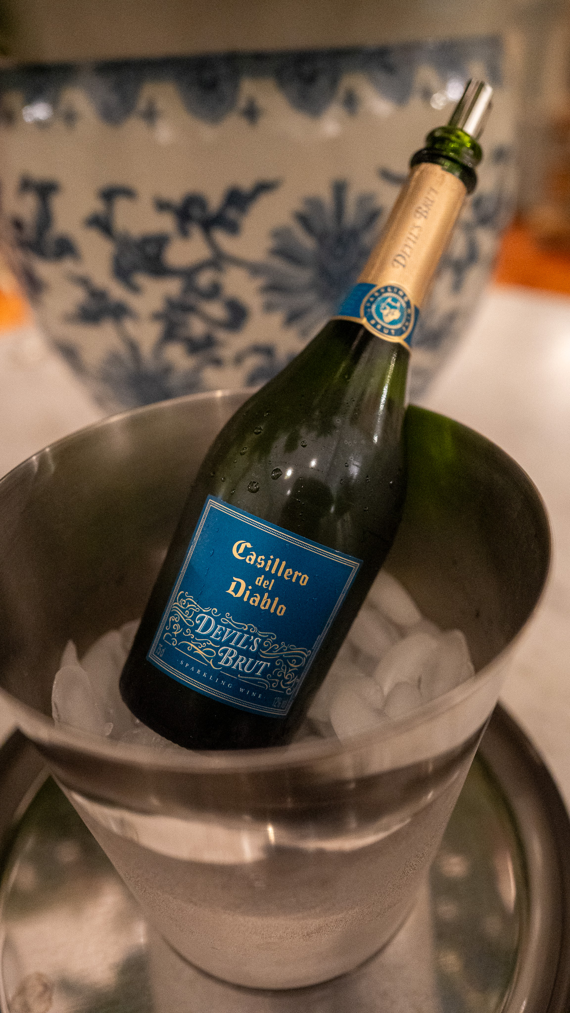 HYDE junto a Casillero del Diablo