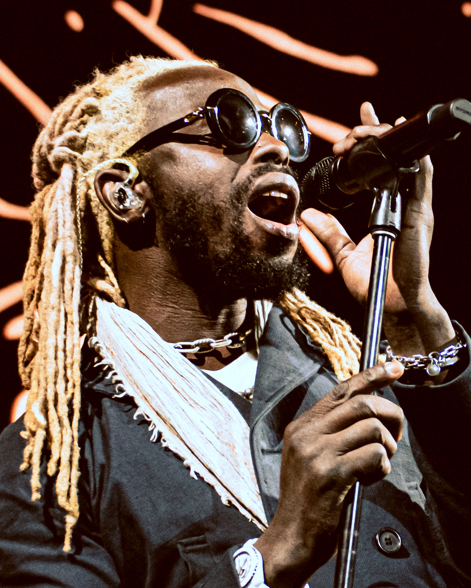 Black Pumas - Chronicles of a Diamond Tour