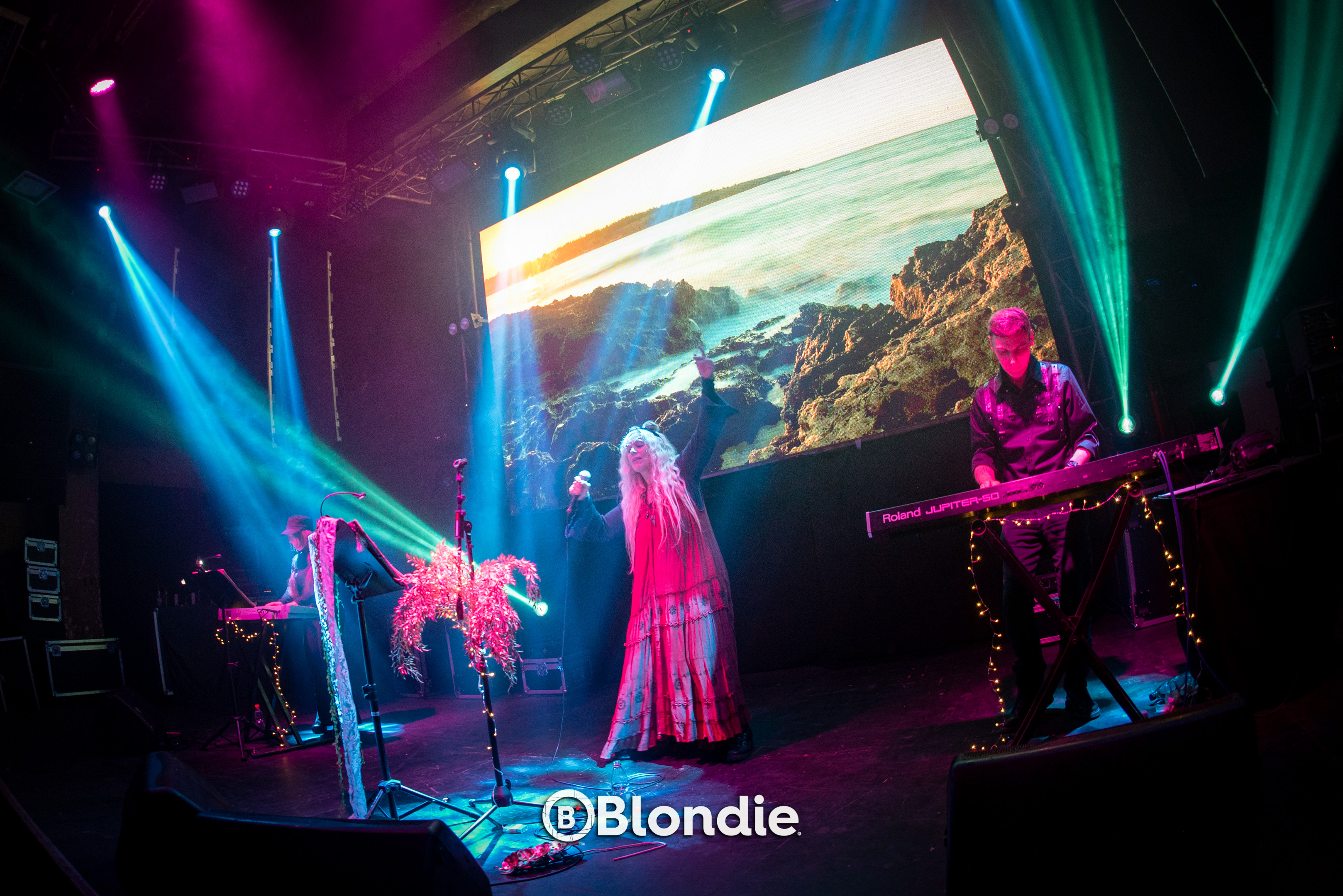 Sistemas Inestables - Lanzamiento "Homines"