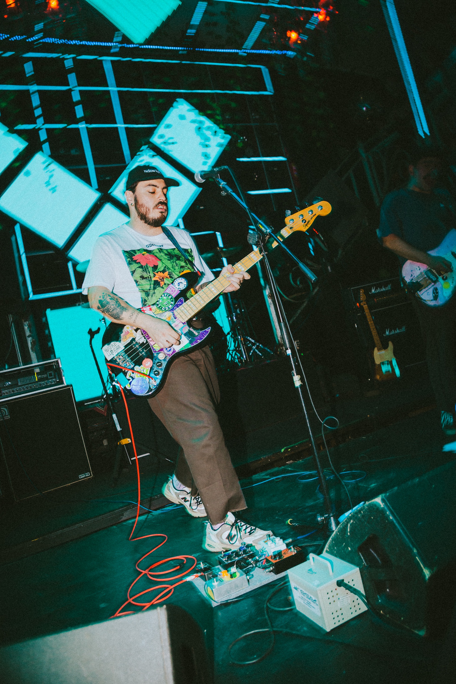 Glitterer - Febrary Tour