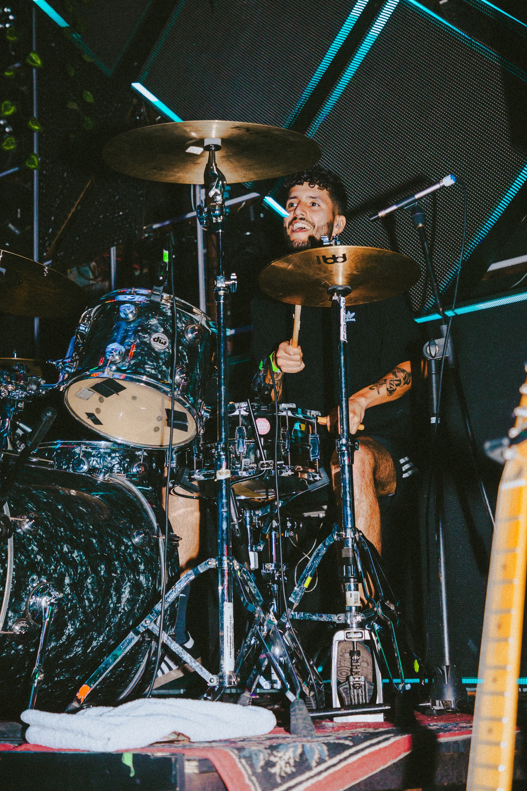 Glitterer - Febrary Tour