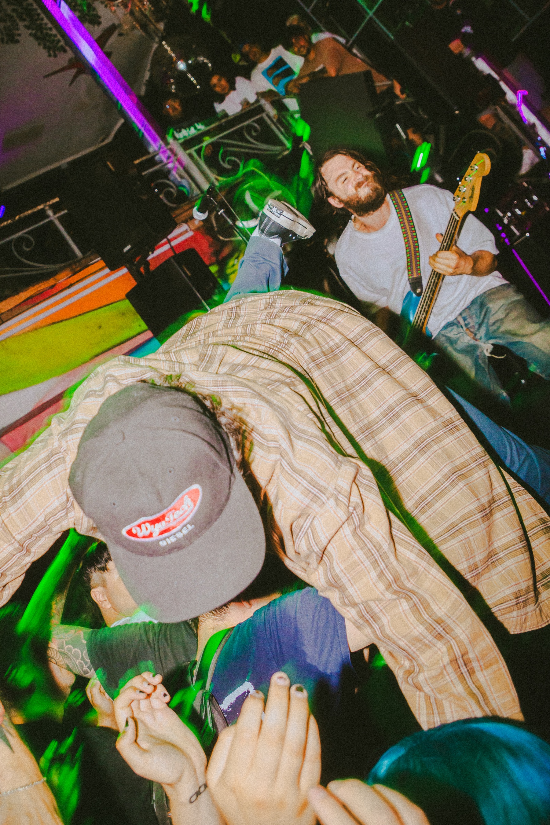 Glitterer - Febrary Tour