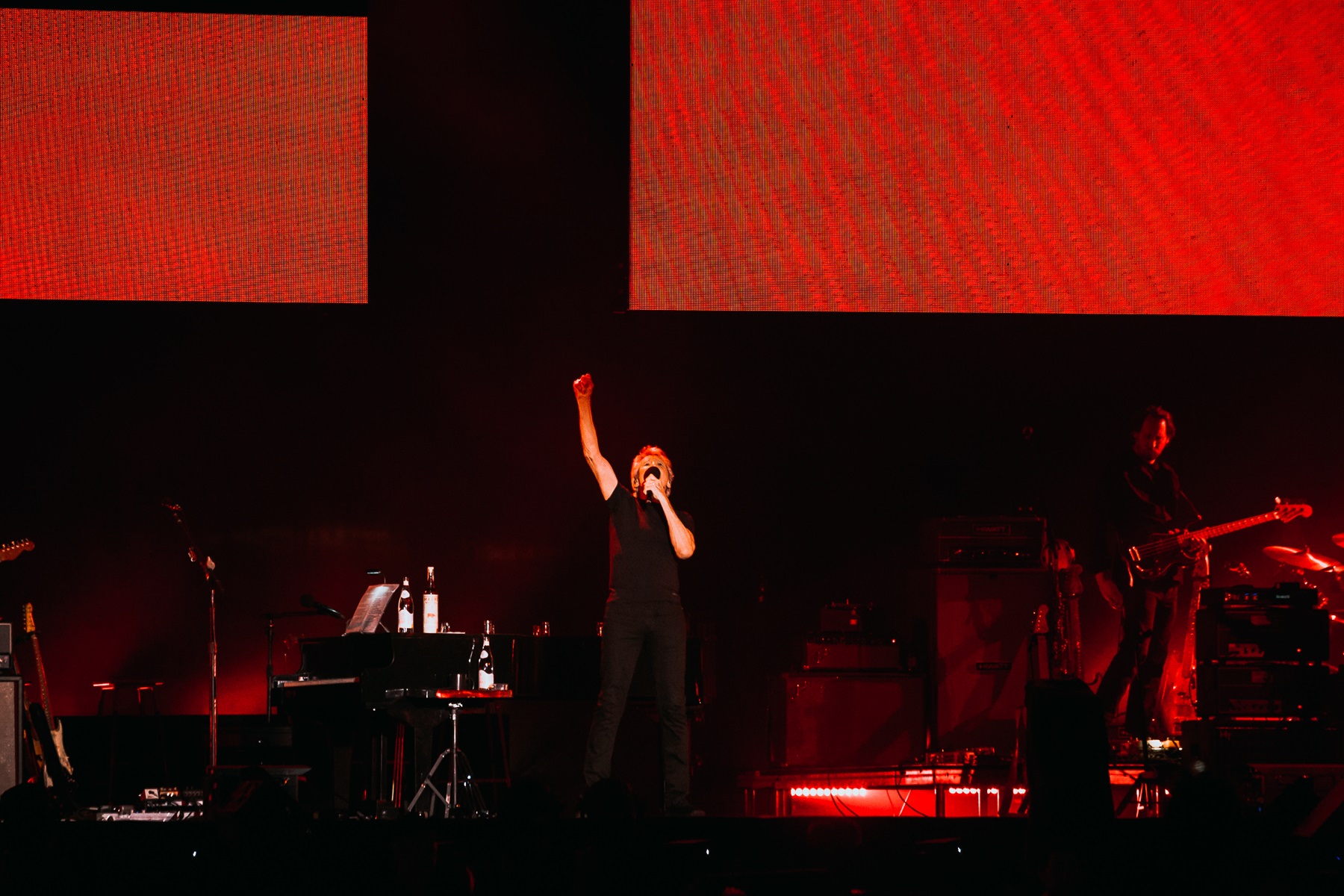 Roger Waters - This Is Not a Drill