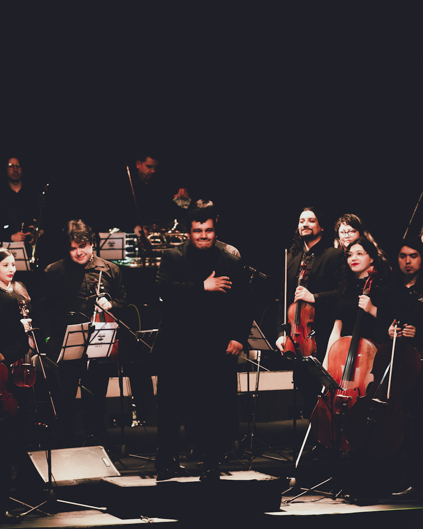 The League of Crafty Guitarists & Orquesta de Cámara de Santiago