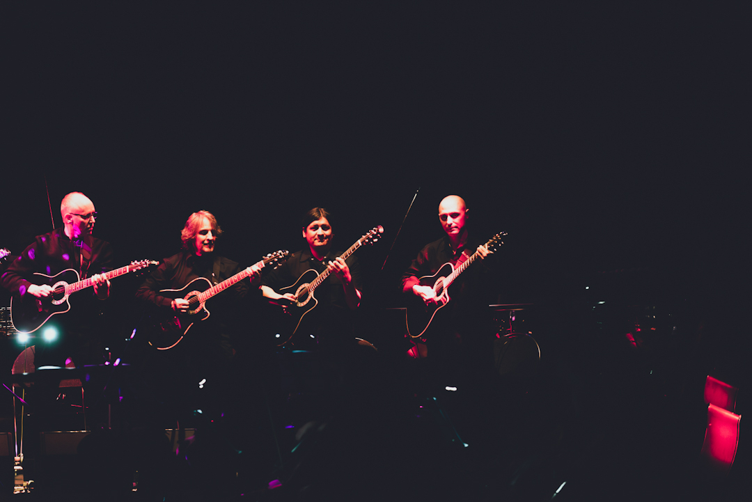 The League of Crafty Guitarists & Orquesta de Cámara de Santiago
