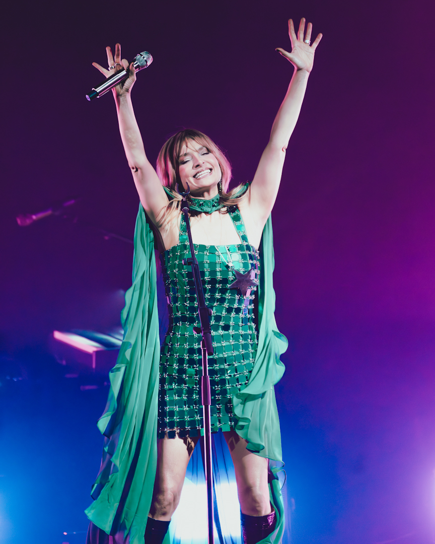 Nicole - Dame Luz Tour