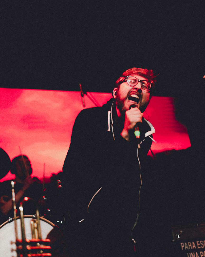 Tenemos Explosivos en Sala Metrónomo