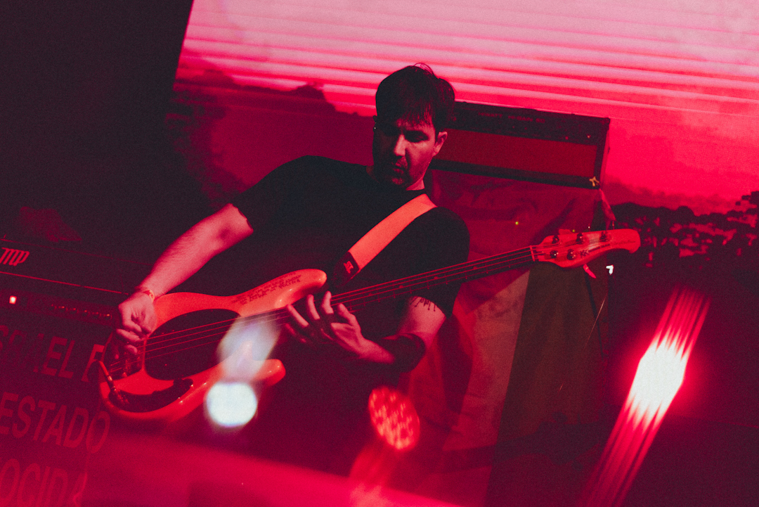 Tenemos Explosivos en Sala Metrónomo