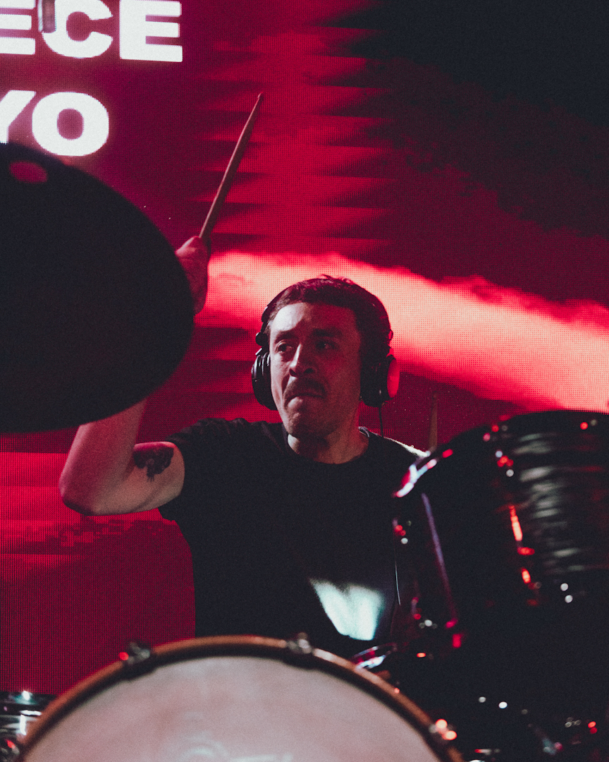 Tenemos Explosivos en Sala Metrónomo