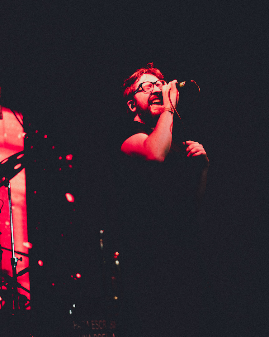 Tenemos Explosivos en Sala Metrónomo