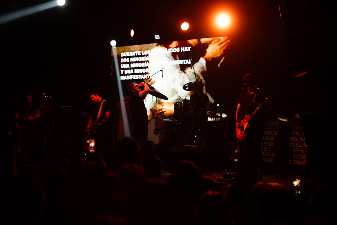 Tenemos Explosivos en Sala Metrónomo