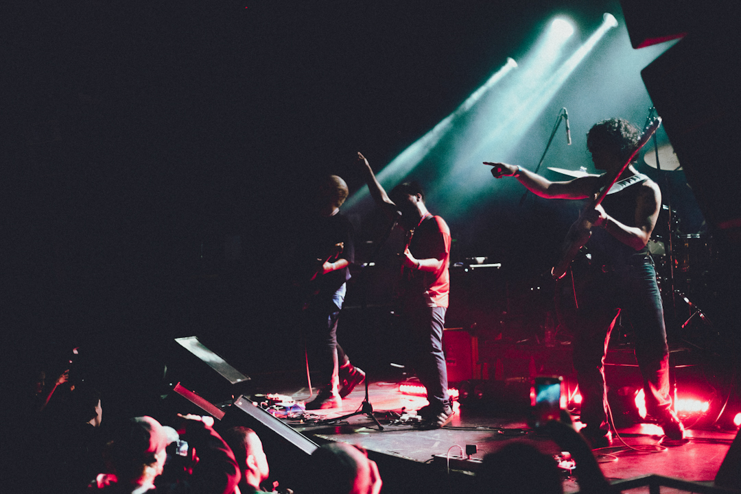 Tenemos Explosivos & Cómo Asesinar a Felipes