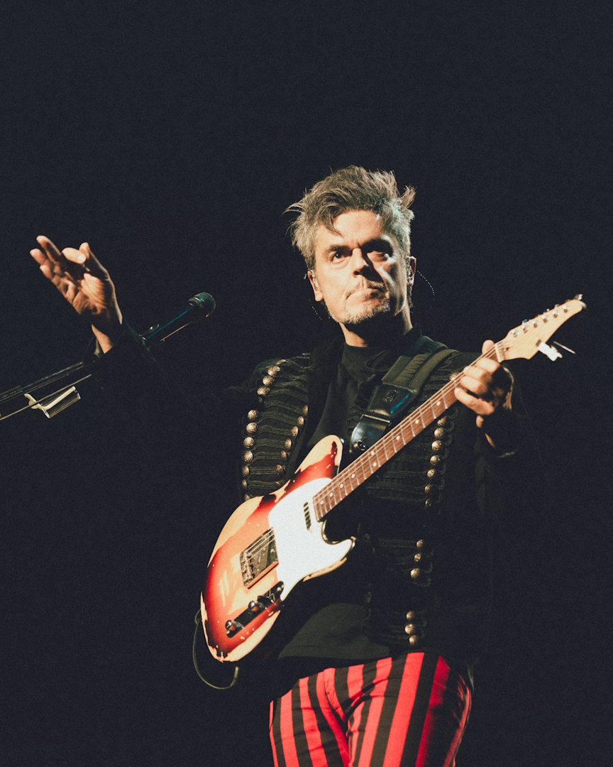 Los Tres - 30 años de ''La Espada & La Pared''