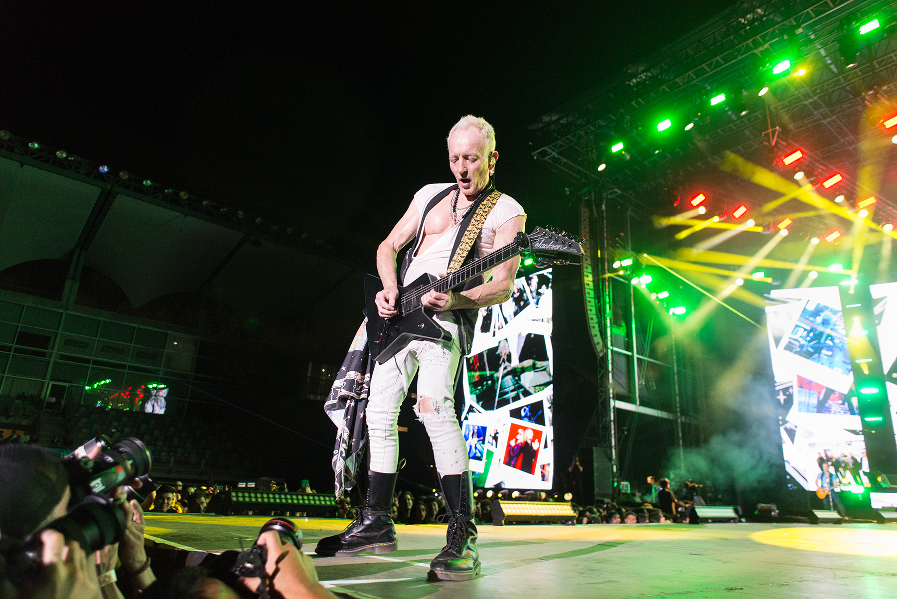 Mötley Crüe - Def Leppard - The World Tour