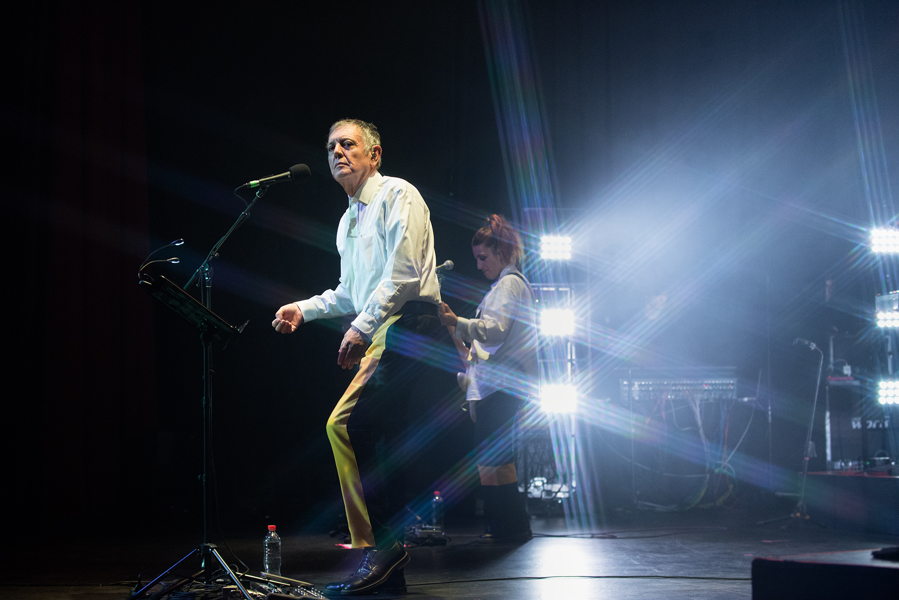 Electrodomésticos - Lanzamiento "Mirar la Luz"