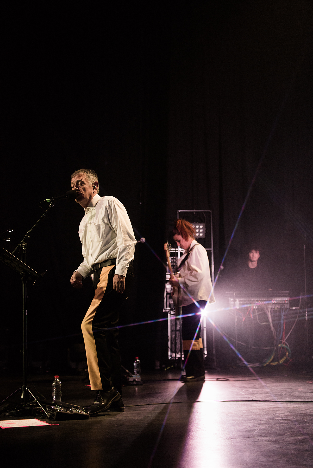 Electrodomésticos - Lanzamiento "Mirar la Luz"