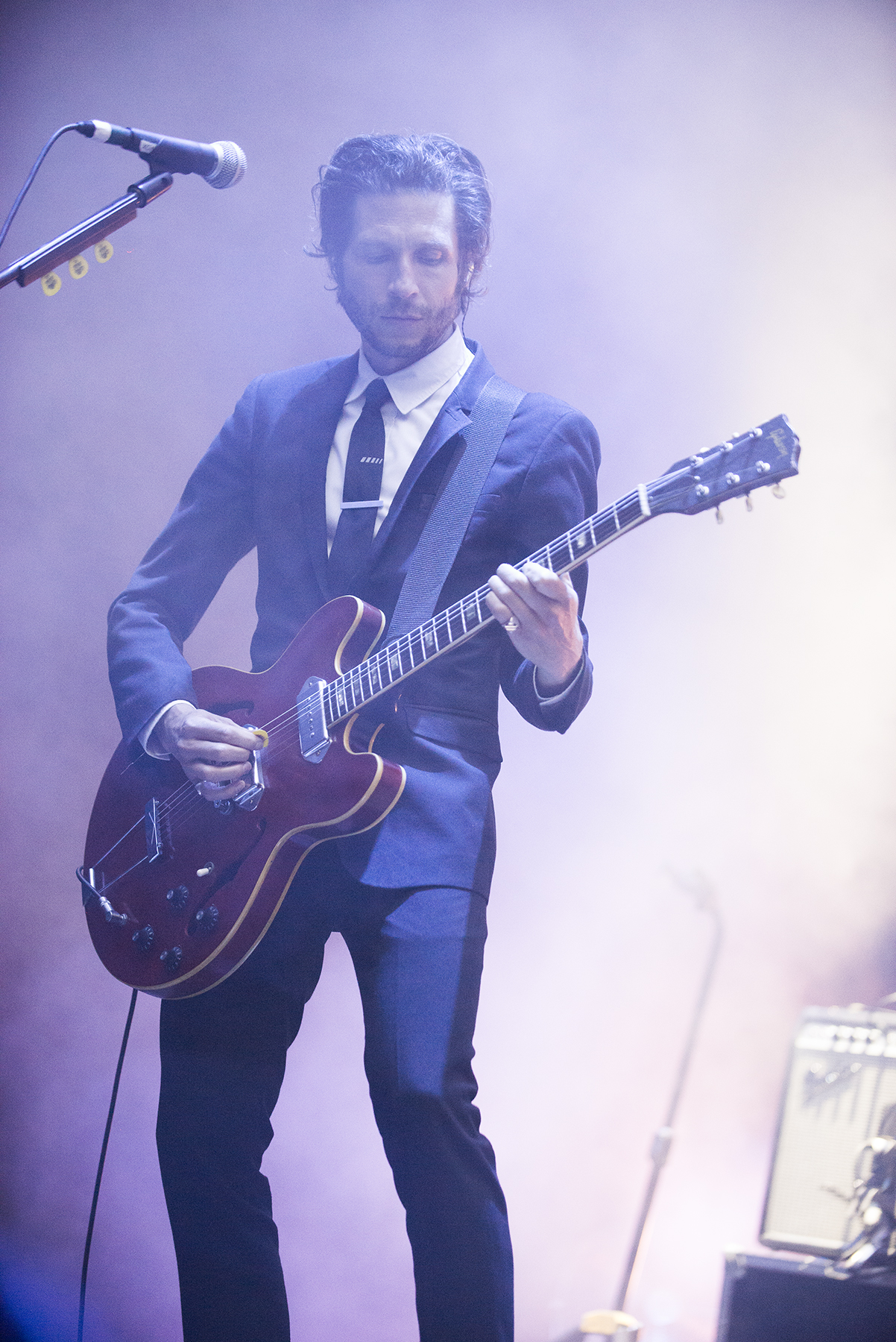 Interpol - "Turn on the Bright Lights" y "Antics"