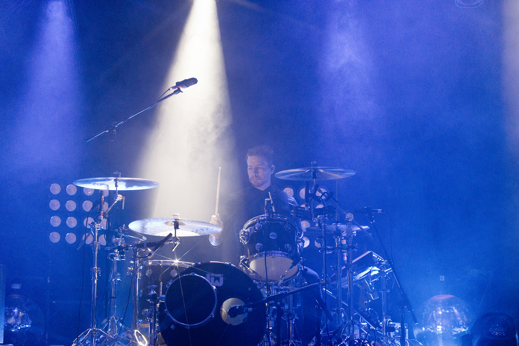 Interpol - "Turn on the Bright Lights" y "Antics"