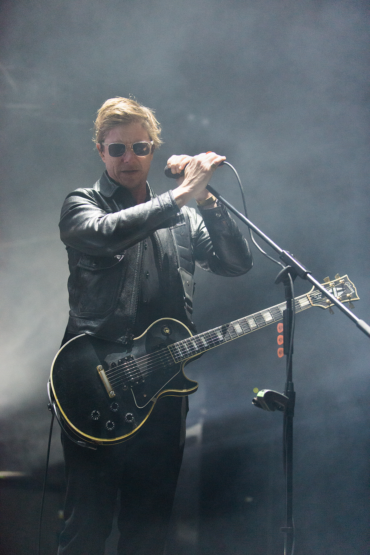 Interpol - "Turn on the Bright Lights" y "Antics"