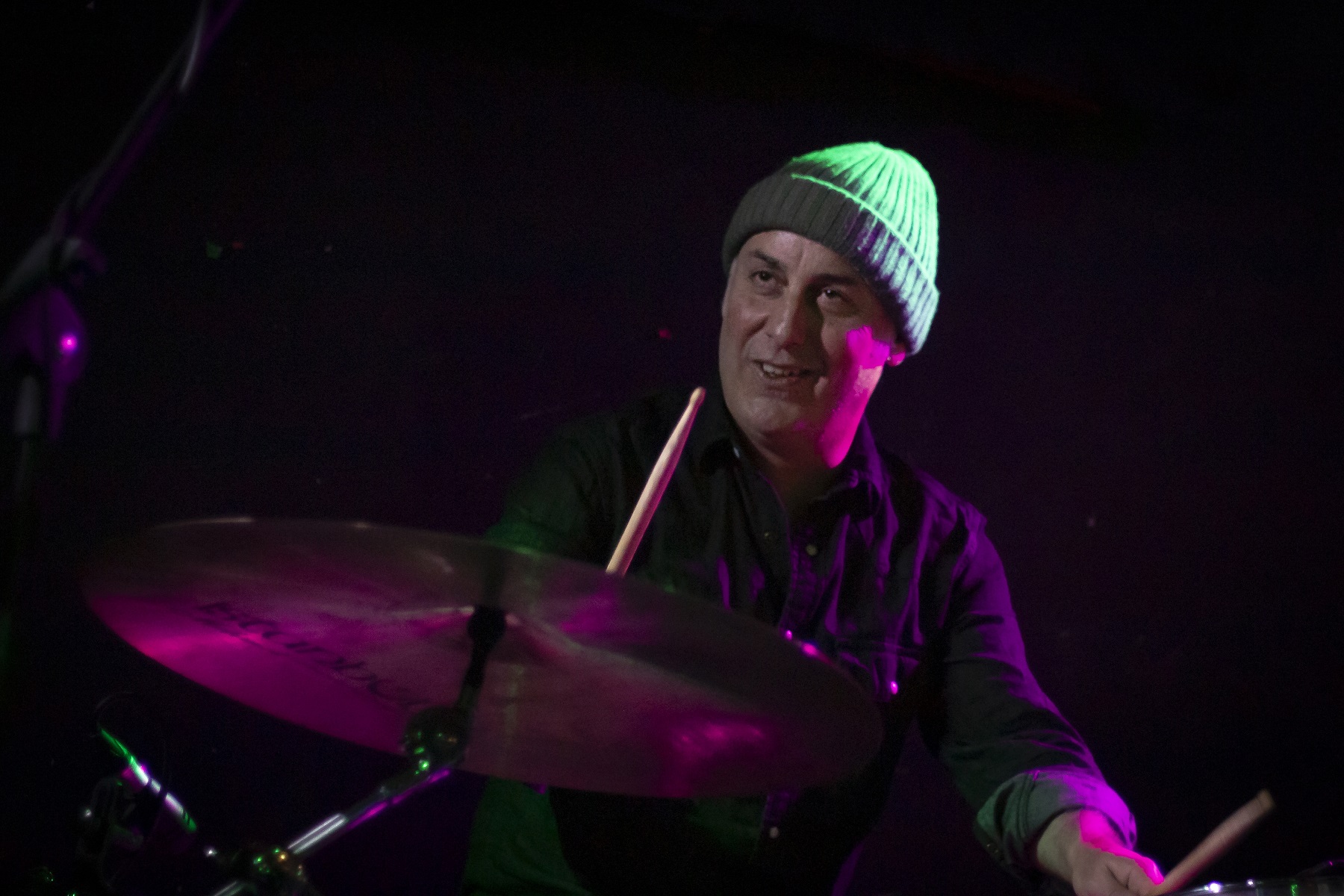 González y Los Asistentes - Casa de Salud