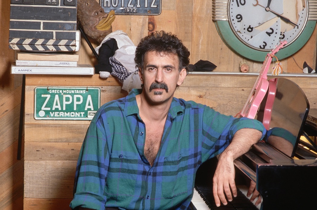 Preparan dos conciertos inéditos de Frank Zappa en el álbum triple "Zappa '80: Mudd Club/Munich"