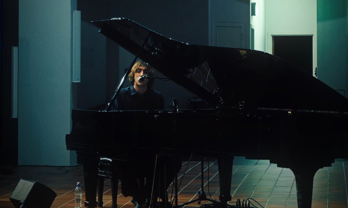 Piano y voz: Cameron Winter lanzará álbum en vivo