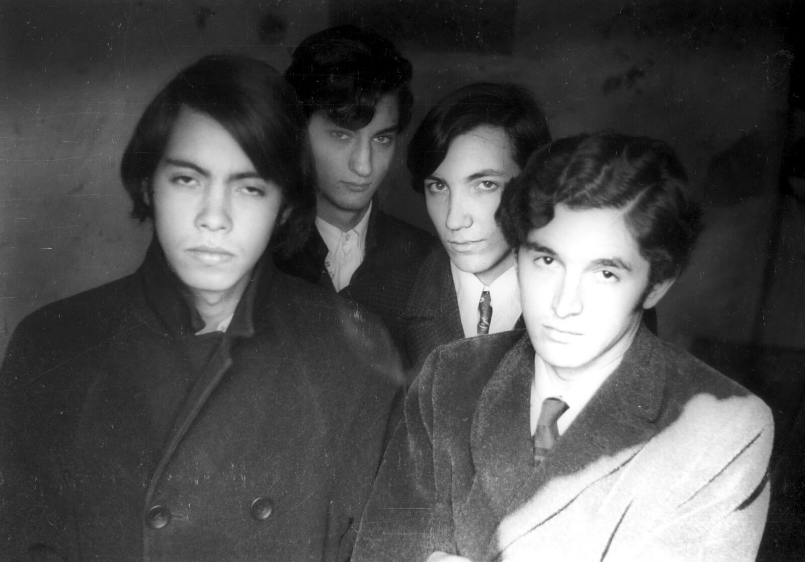 Huellas: Los Vidrios Quebrados