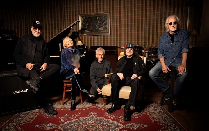 Reeditan el legendario único disco de la súper banda argentina PorSuiGieco