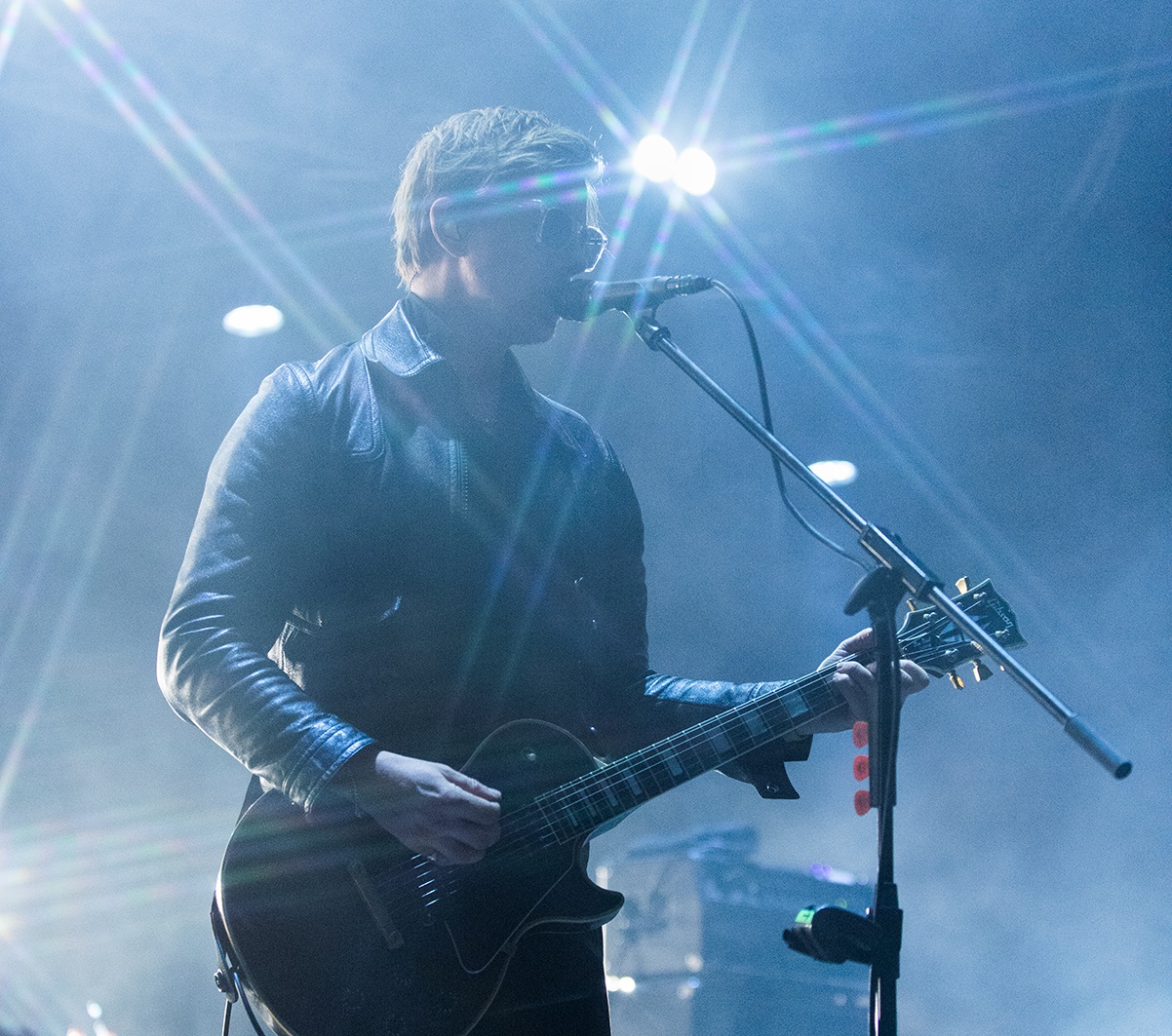 Interpol - "Turn on the Bright Lights" y "Antics"