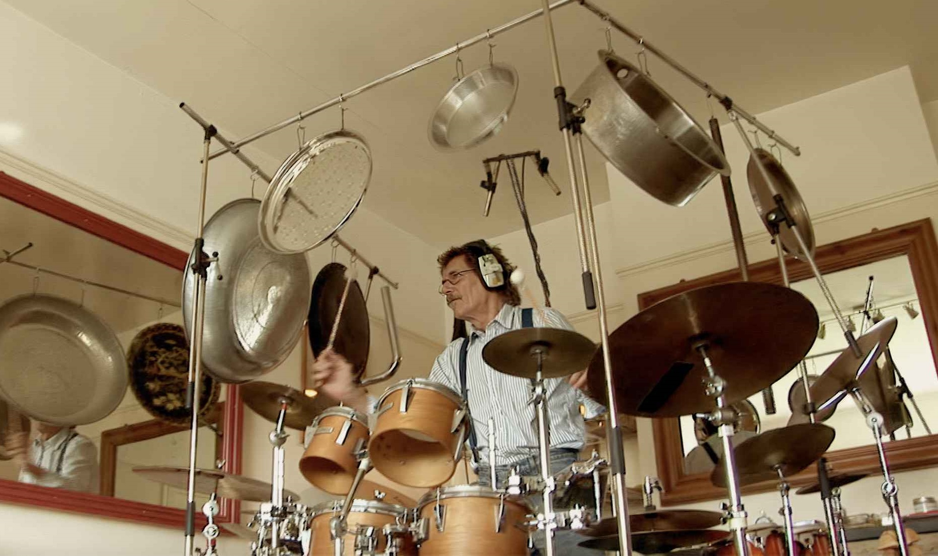 Michael Giles prepara retrospectiva de su obra: "Shadows / Solo" incluye material inédito del fundador de King Crimson