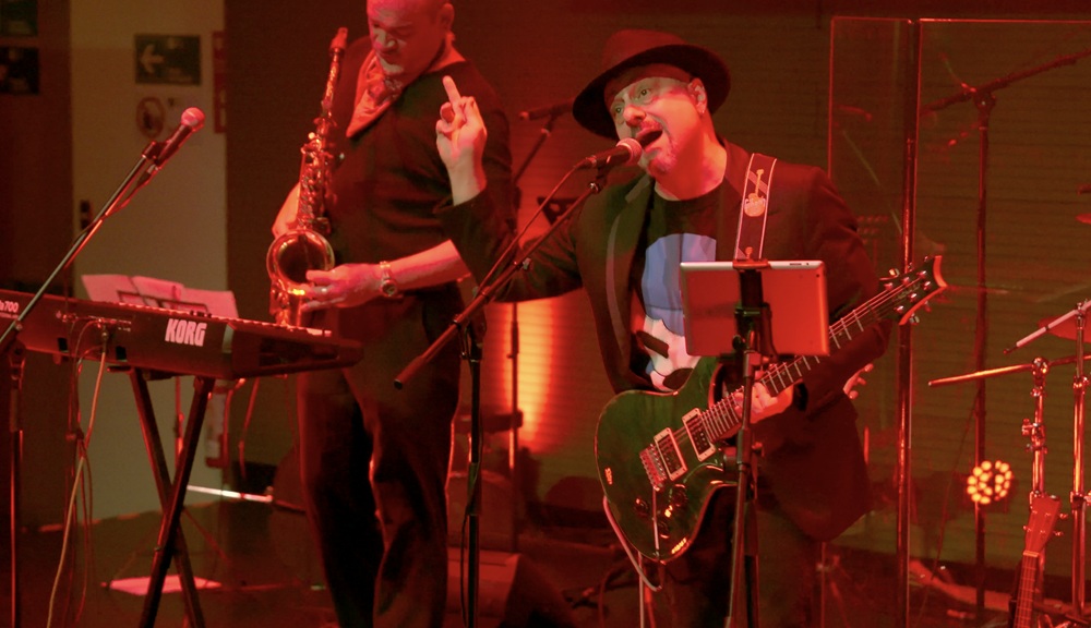 Hombre Rojo presenta su nuevo álbum en vivo