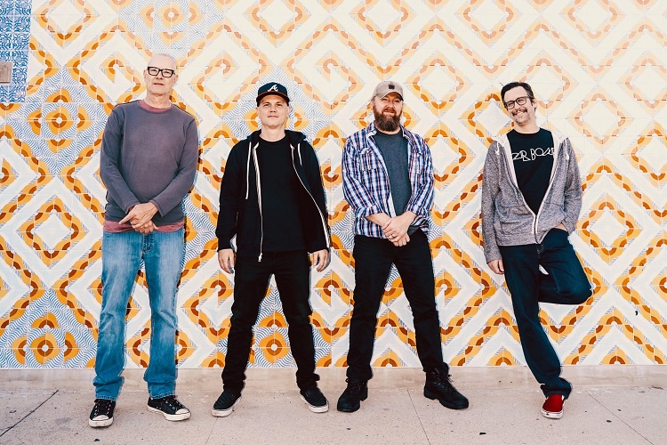 Helmet: Disparándose en los pies