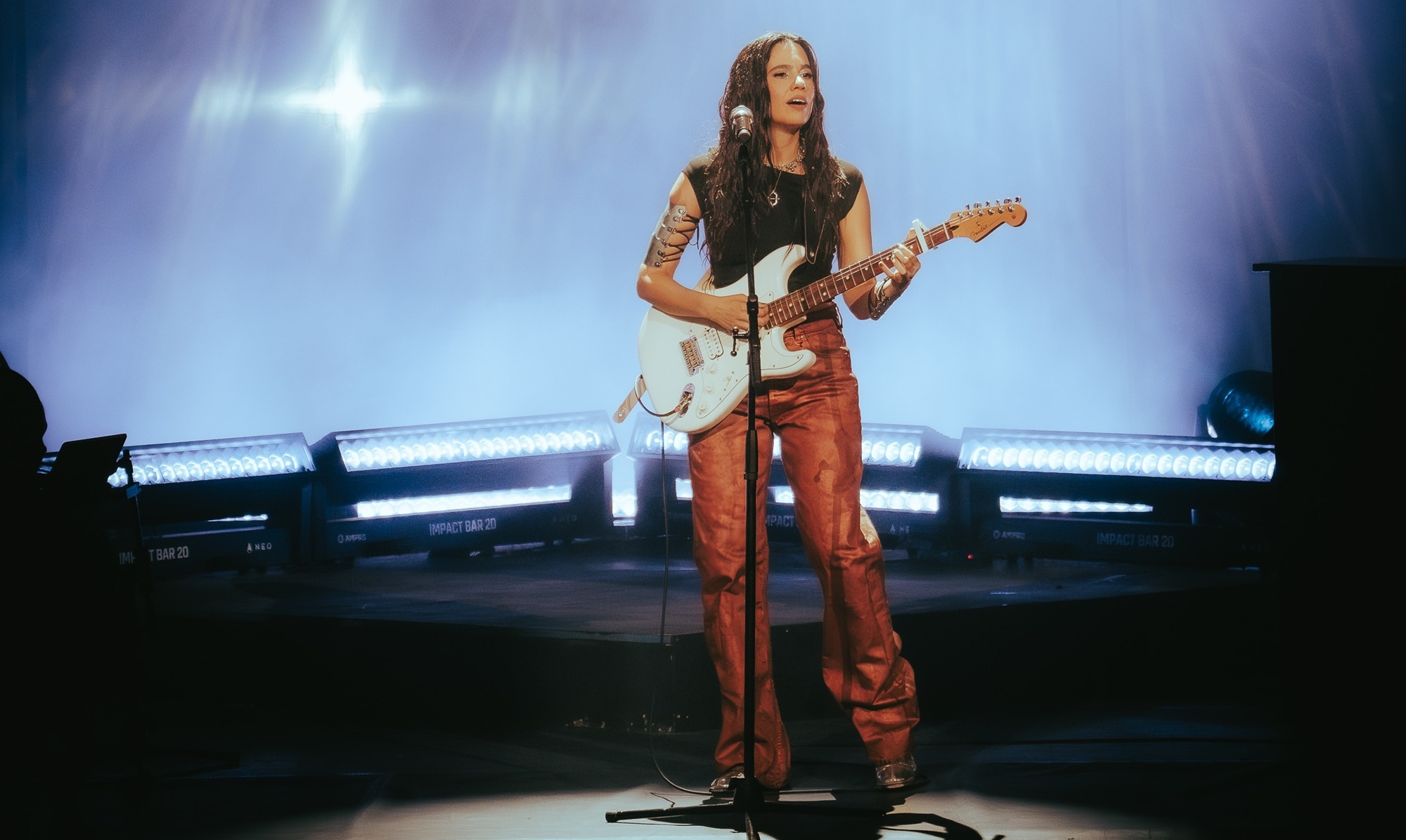 Javiera Mena: Bajo la inmersión de nuevo prisma sonoro