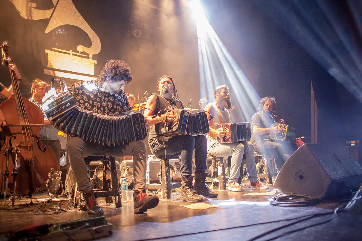 Tango y rock: Orquesta Fernández Fierro confirma su regreso a Chile