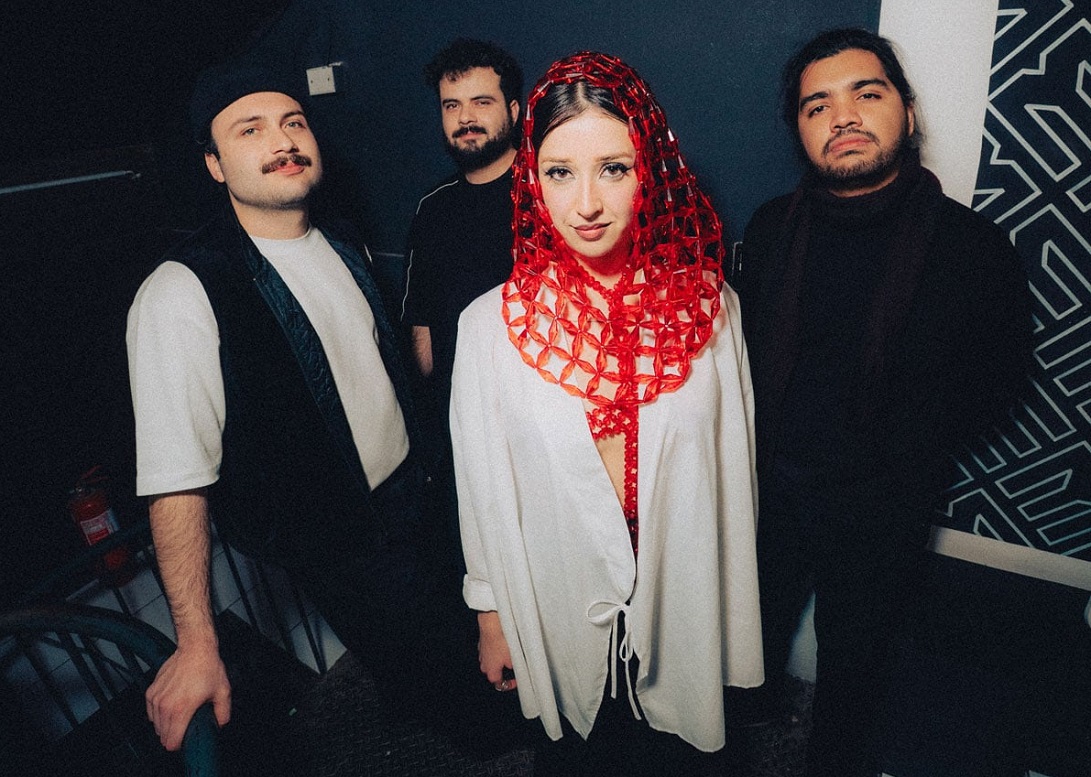 María y Los Templos presenta el video de 'Perdona la Demora'