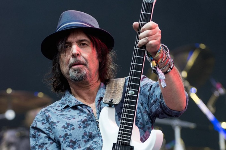 A los 64 años falleció Phil Campbell, ex guitarrista de Motörhead