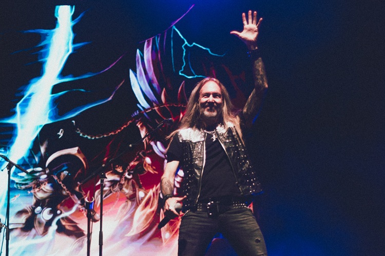 HammerFall: El martillo golpea otra vez