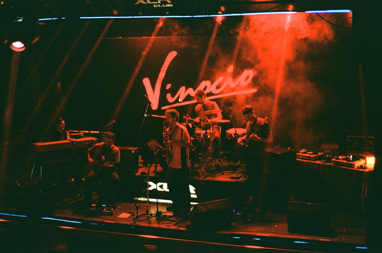 Improvisación e intensidad en vivo: Vinocio se presentará en Chile