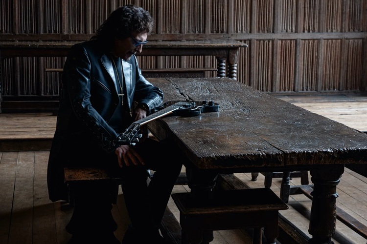 Tony Iommi regresa en formato solista con nuevo álbum