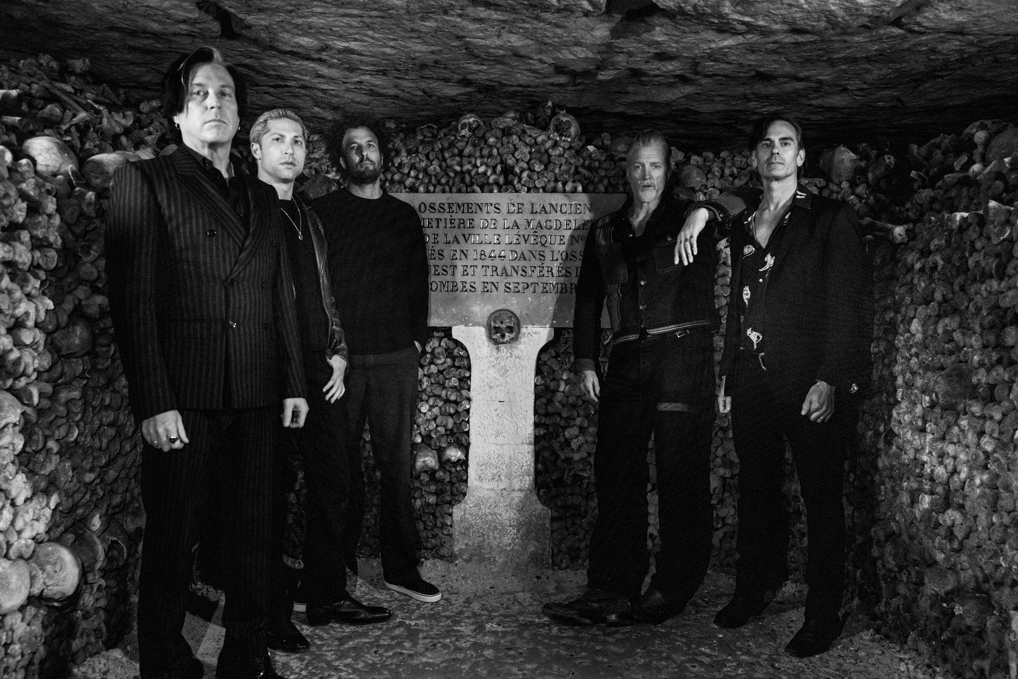 Queens of the Stone Age: Intimidad, oscuridad y distorsión