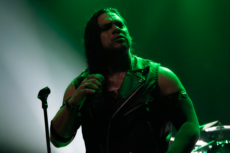 Saratoga: La jauría aulló en Santiago