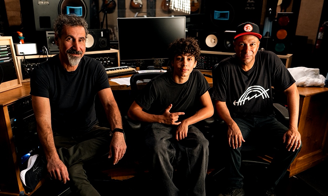 En familia y con Serj Tankian: Tom Morello publica nueva canción