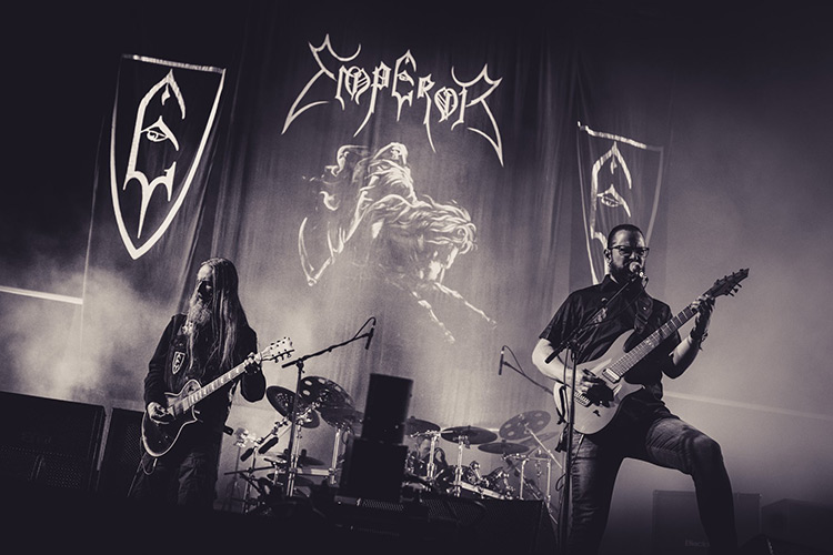 Emperor anuncia show live stream