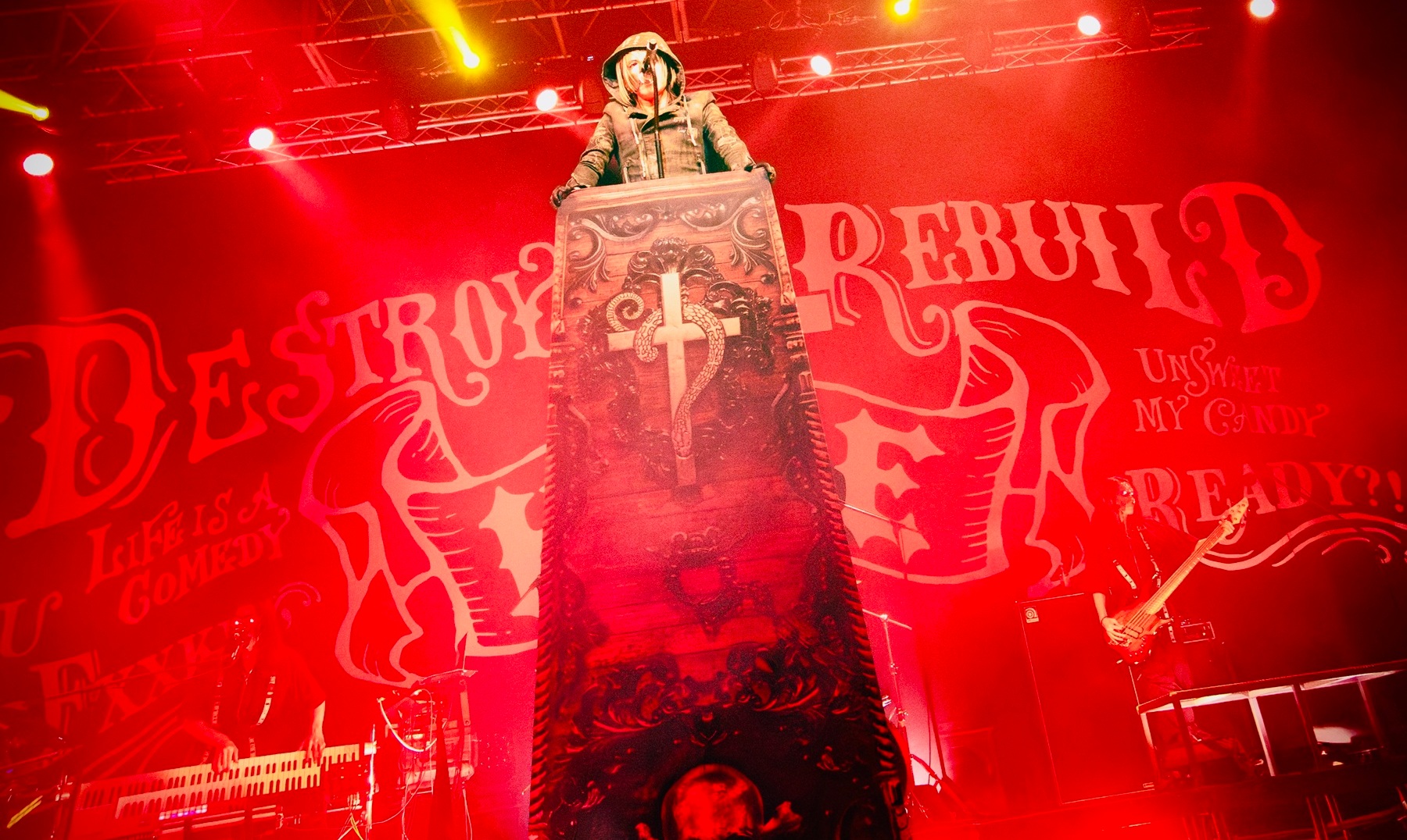 HYDE: Catarsis, oscuridad y una voz incorruptible