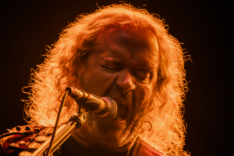 Pentagram: Temblor Metálico