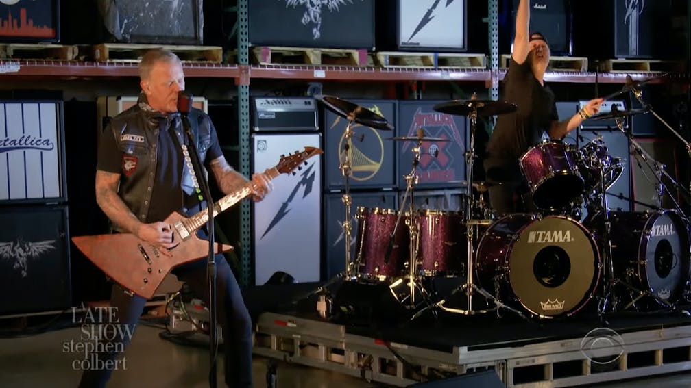 Rockaxis | video--metallica --green-day-y-miley-cyrus-celebraron-el-super-bowl