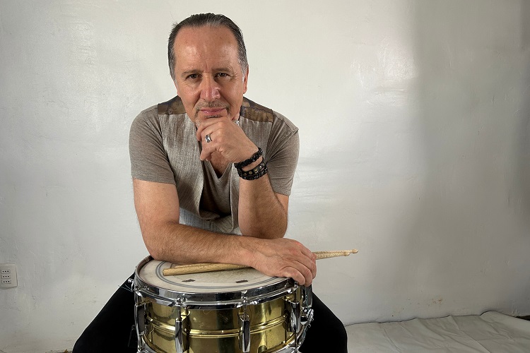 Miguel Tapia: Escucha el latido, sintoniza el sonido