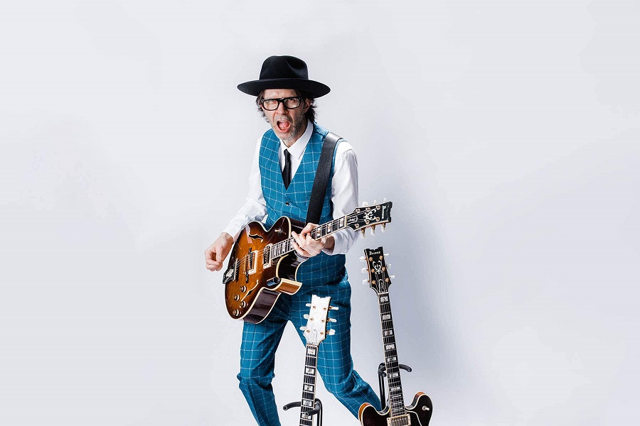 Virtuosismo: escucha el flamante single de Paul Gilbert