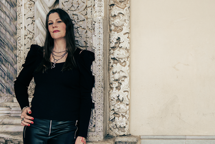 Con �xitos de toda su carrera: Floor Jansen llega a Chile en formato solista