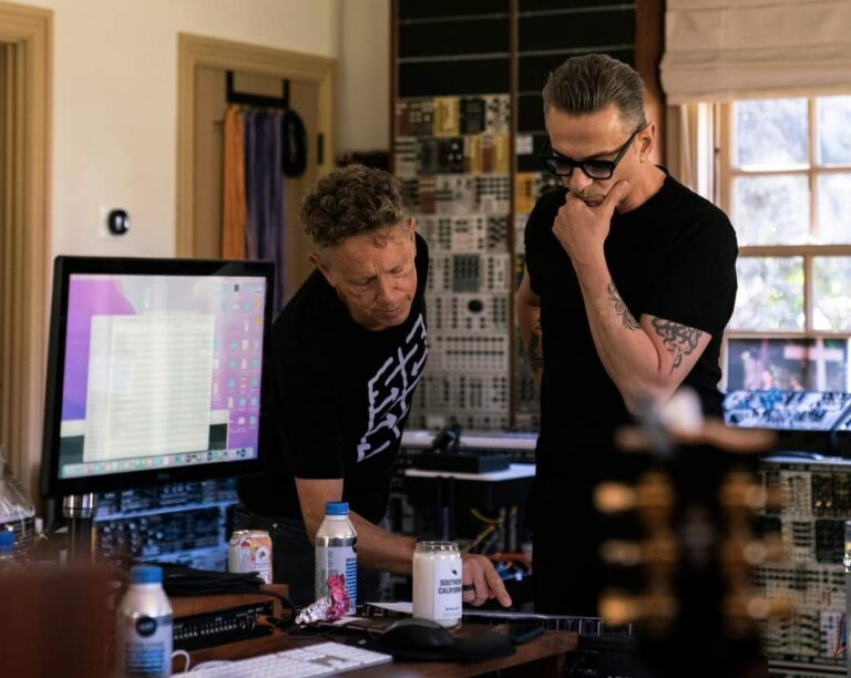 ''Encontrando estabilidad'': Depeche Mode comparte primera imagen tras muerte de Andrew Fletcher